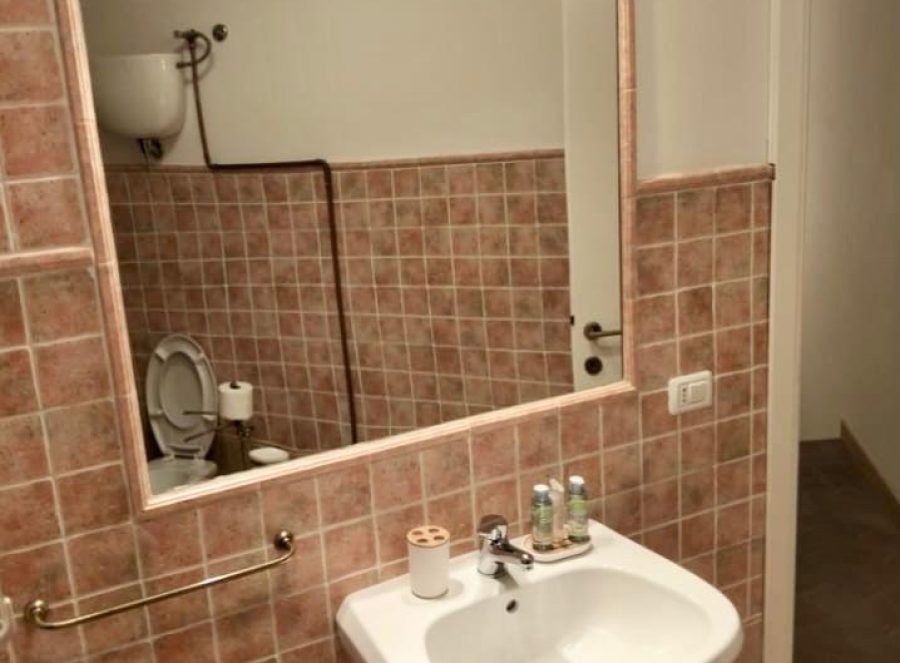 bagno camera primo piano la porticina